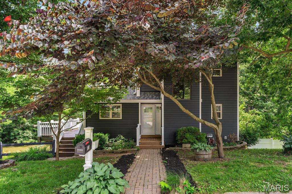 3 Bedroom, 1,489 sq. feet 509 Trout Lane Troy, IL