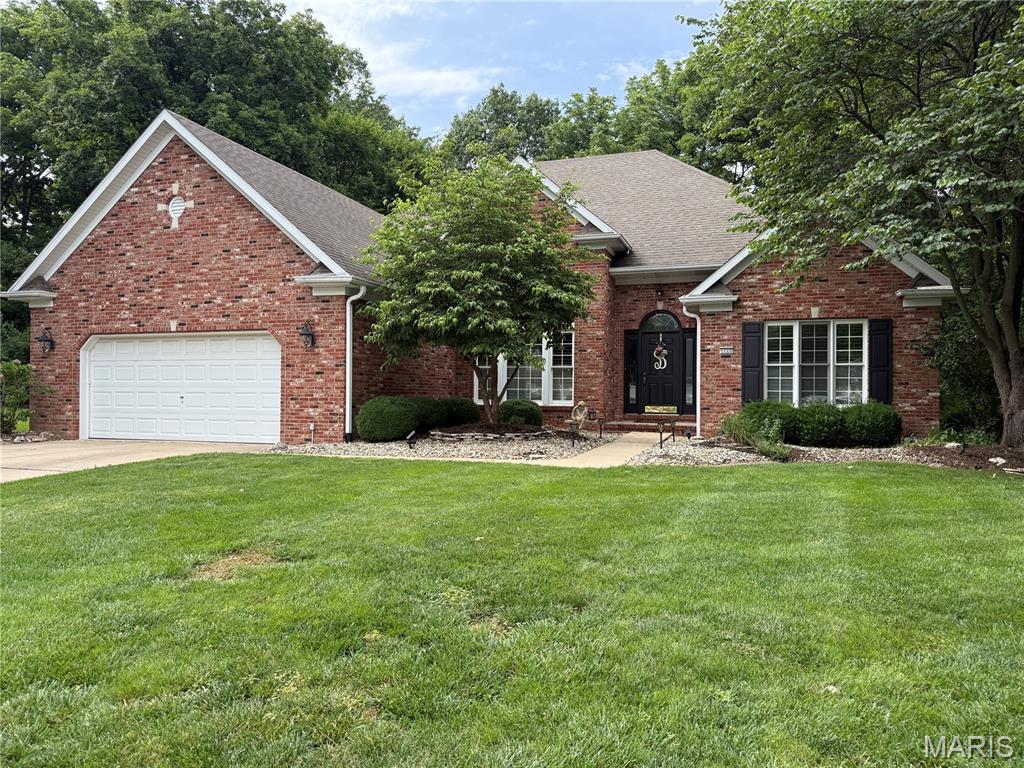 3 Bedroom, 2,170 sq. feet 1722 Seminole Lane Godfrey, IL