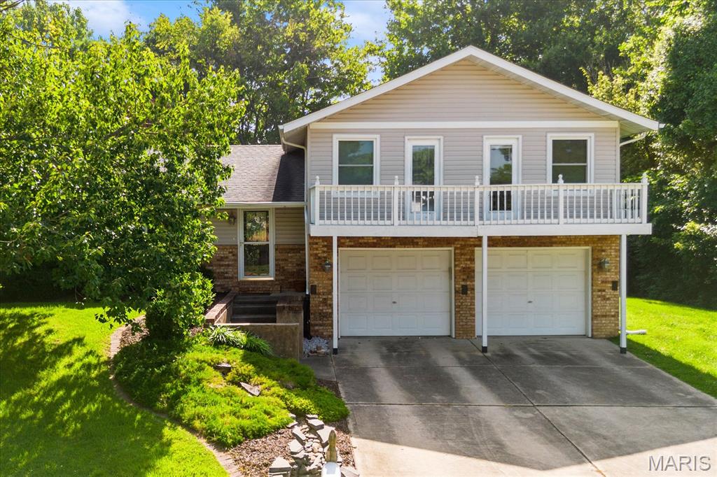 3 Bedroom, 1,556 sq. feet 700 Andra Drive Maryville, IL