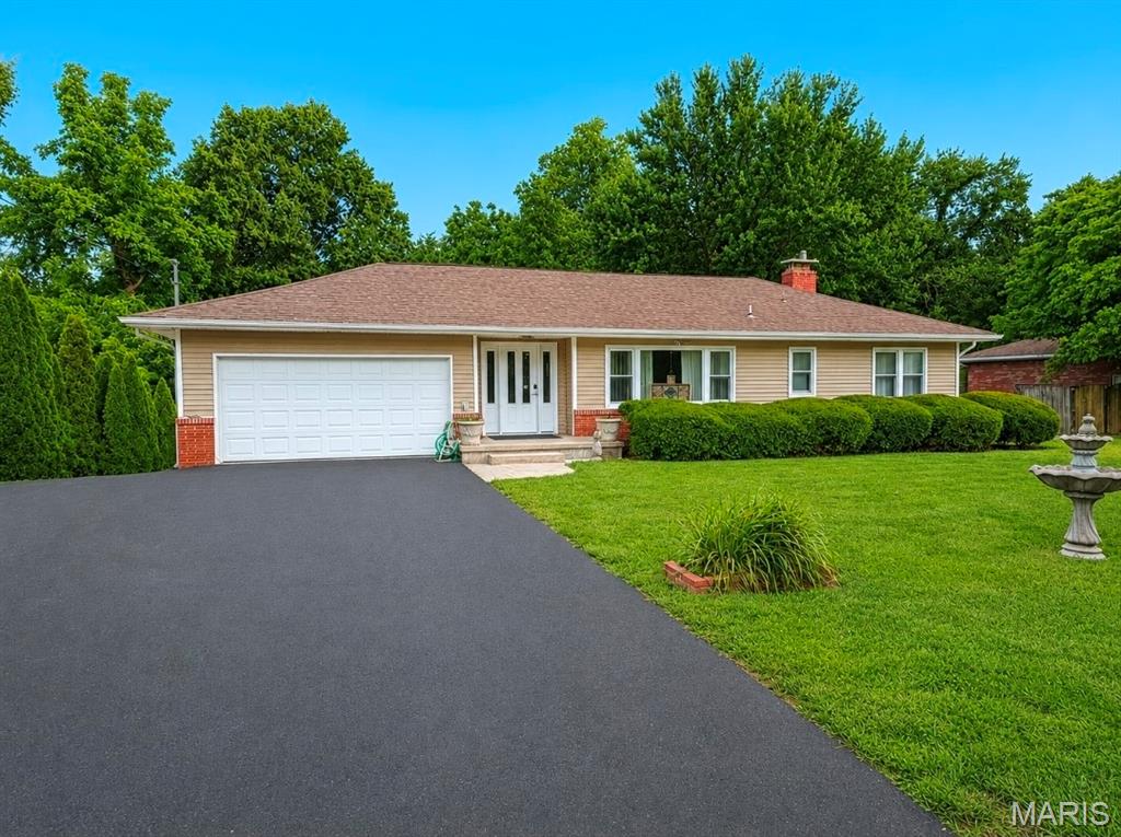 4 Bedroom, 2,504 sq. feet 269 Westwood Place East Alton, IL