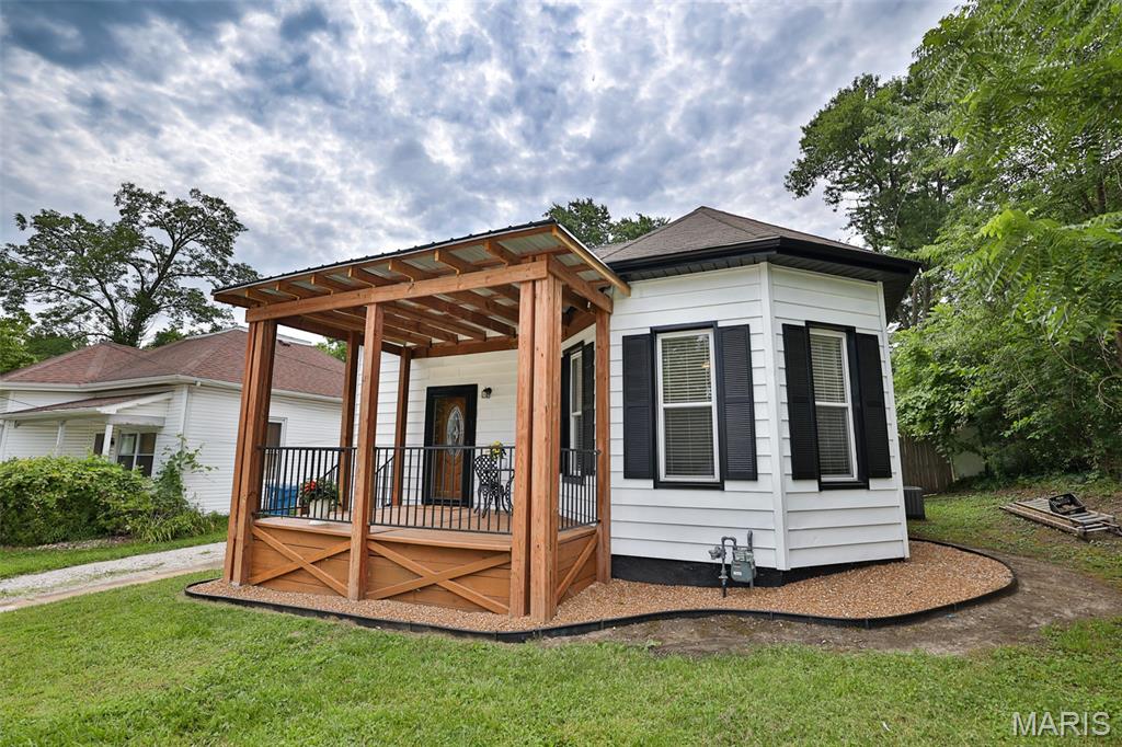 2 Bedroom, 896 sq. feet 132 High Street Edwardsville, IL