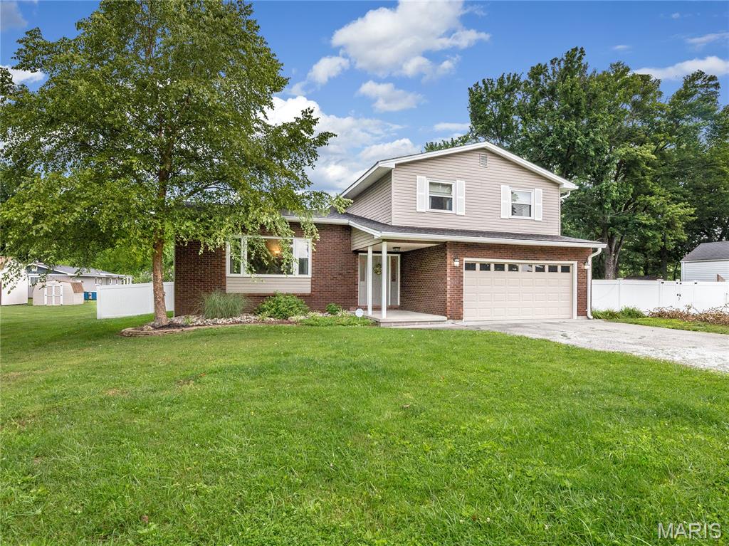 4 Bedroom, 2,200 sq. feet 202 Willow Drive Collinsville, IL