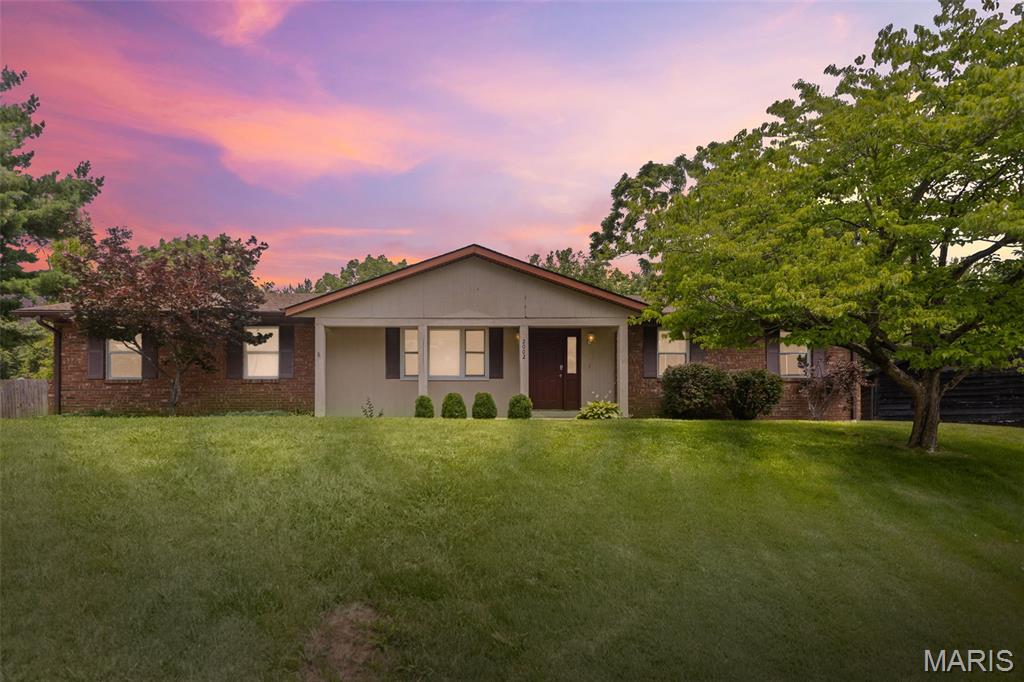 3 Bedroom, 3,140 sq. feet 2002 Lemontree Lane Collinsville, IL