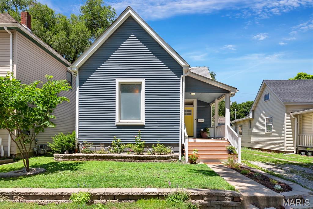 2 Bedroom, 1,009 sq. feet 2253 Delmar Avenue Granite City, IL