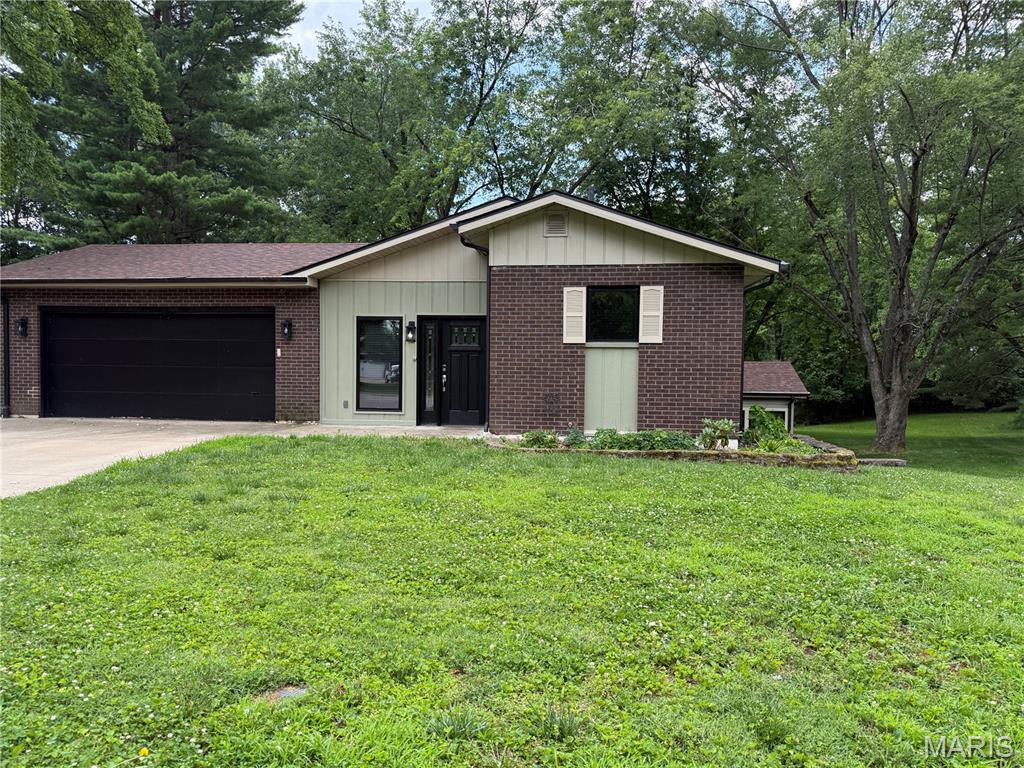 3 Bedroom, 2,260 sq. feet 25 Glen Ridge Drive Glen Carbon, IL