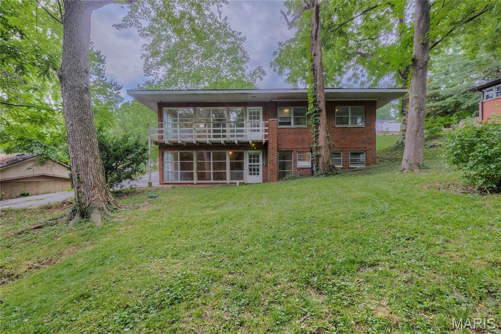 3 Bedroom, 2,257 sq. feet 828 Willoway Avenue East Alton, IL