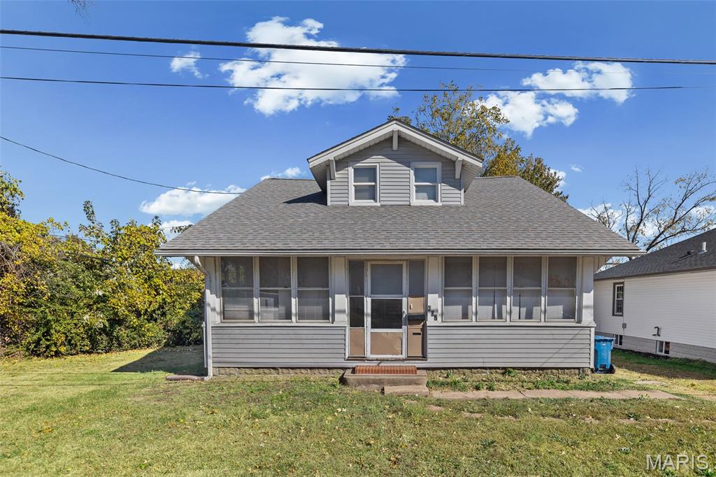 3 Bedroom, 836 sq. feet 607 Milton Road Alton, IL