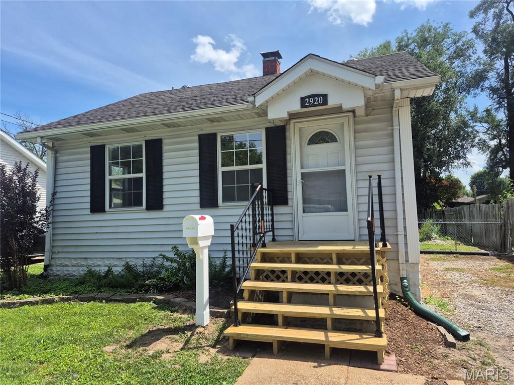 2 Bedroom, 824 sq. feet 2920 Pershing Boulevard Granite City, IL