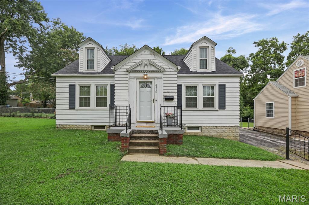 3 Bedroom, 1,209 sq. feet 3526 California Avenue Alton, IL