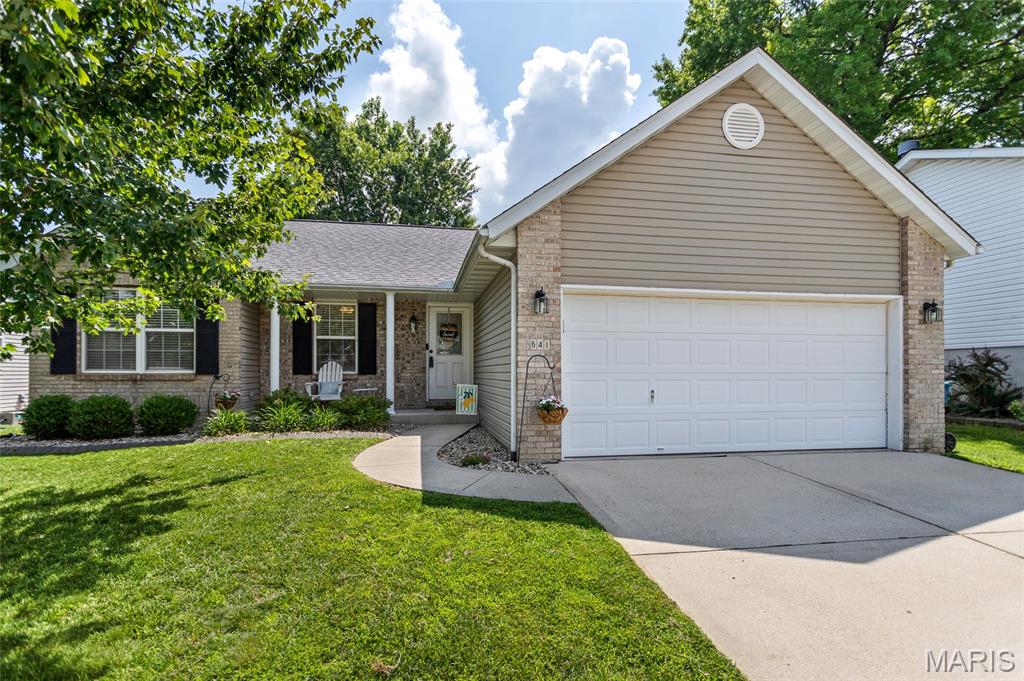 3 Bedroom, 1,288 sq. feet 641 High School Street Collinsville, IL