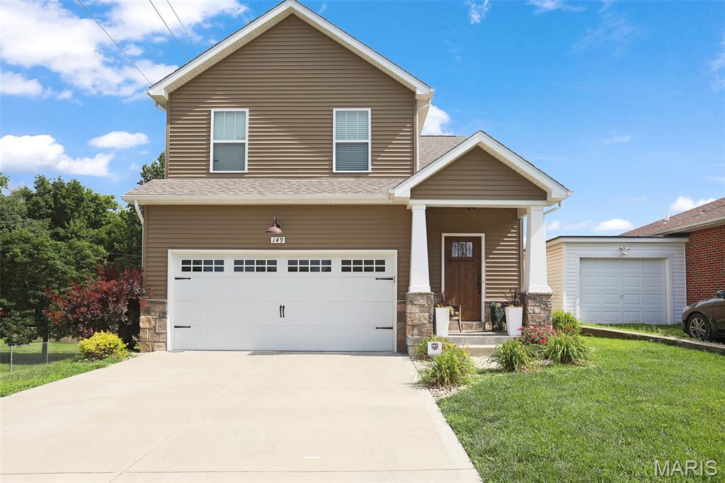 3 Bedroom, 1,636 sq. feet 149 Lincoln Street Collinsville, IL
