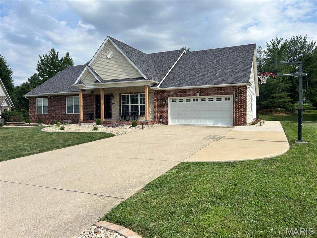 4 Bedroom, 4,042 sq. feet 4607 Valleydale Road Godfrey, IL