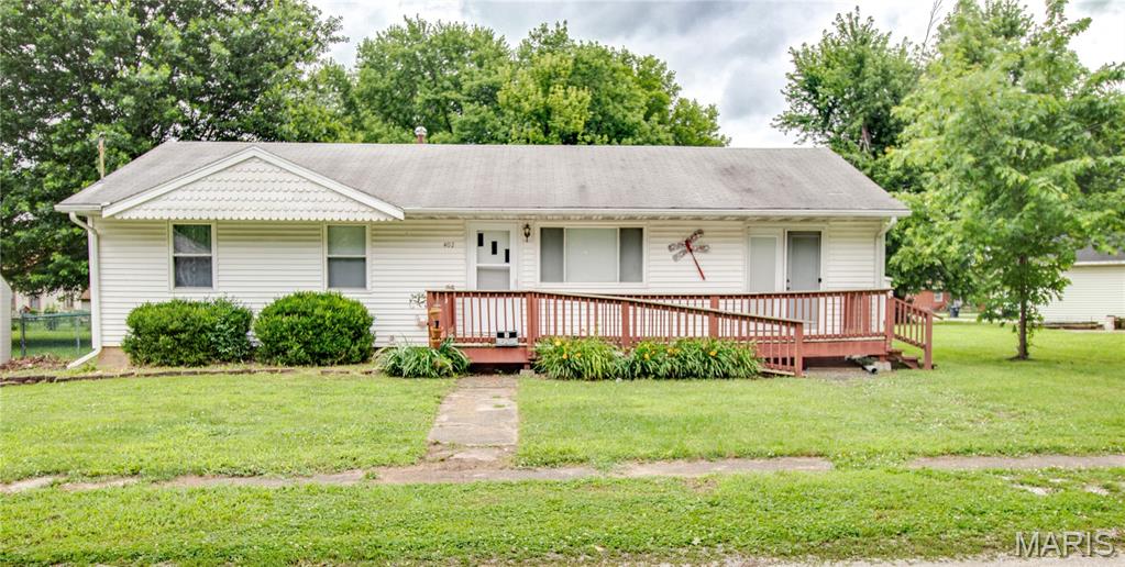 3 Bedroom, 1,440 sq. feet 402 Wood Street Mulberry Grove, IL