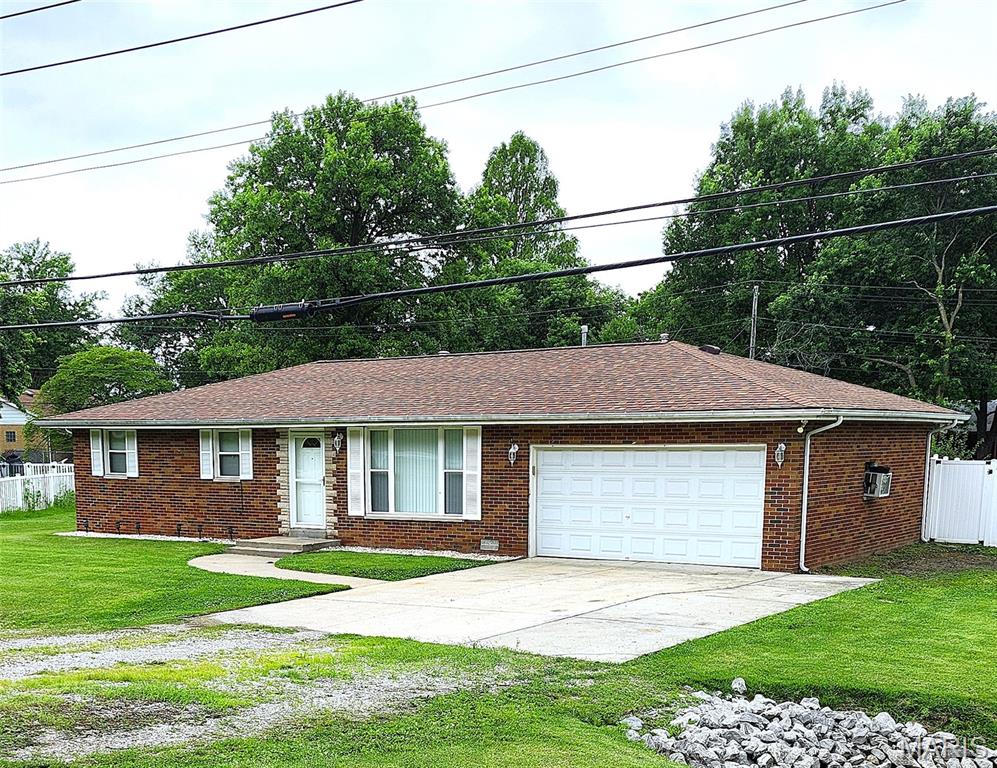 3 Bedroom, 1,026 sq. feet 1366 SAINT THOMAS Road Granite City, IL