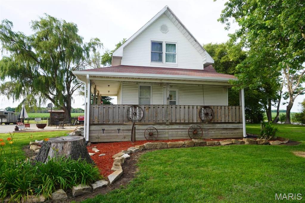3 Bedroom, 1,272 sq. feet 9965 Fruit Road Alhambra, IL