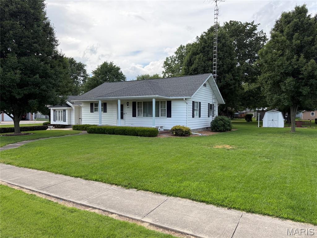 2 Bedroom, 1,713 sq. feet 120 Madison Street Nokomis, IL