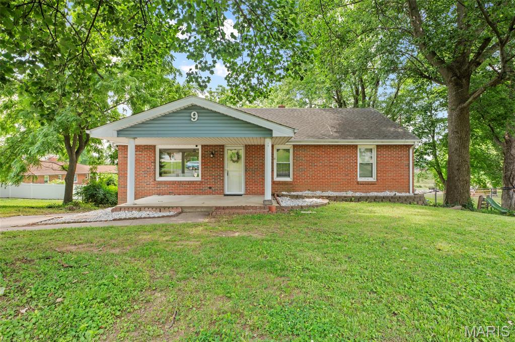 3 Bedroom, 1,080 sq. feet 9 Woodland Drive East Alton, IL