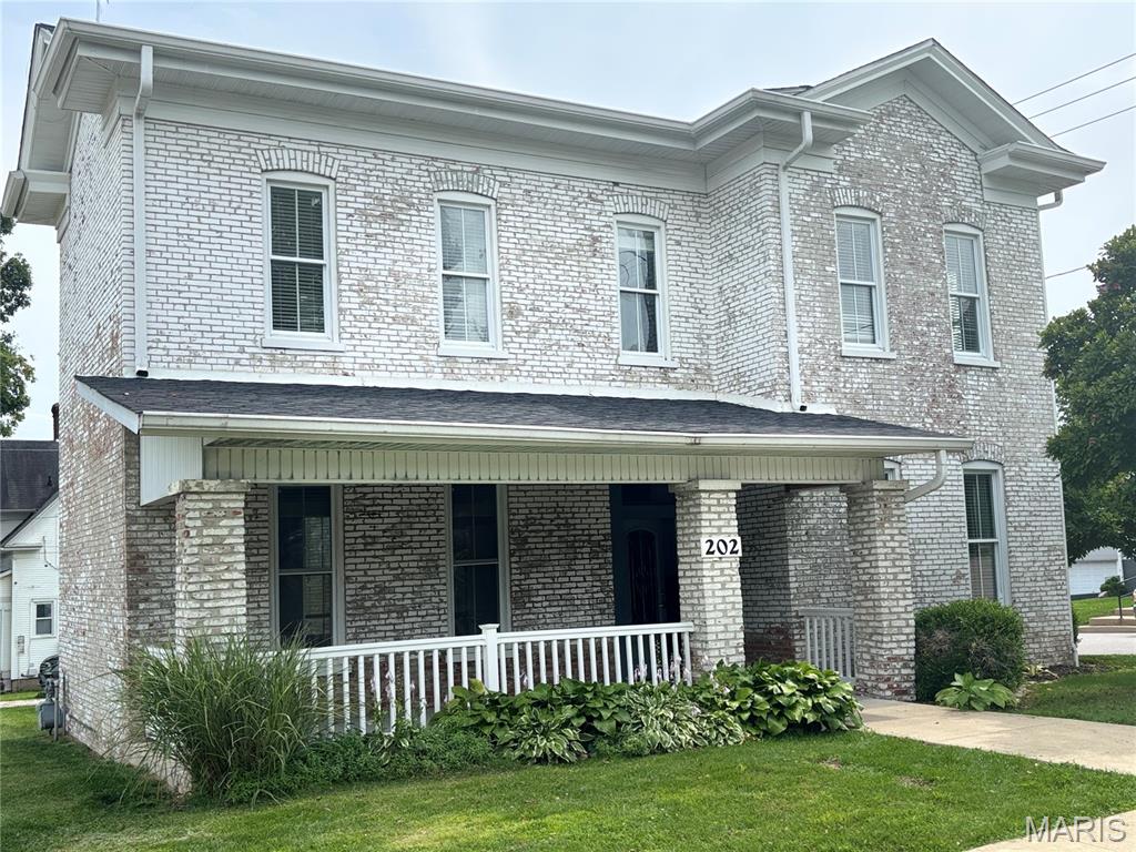  202 College Avenue Greenville, IL