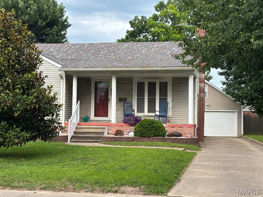 2 Bedroom, 1,036 sq. feet 535 5th Street Wood River, IL