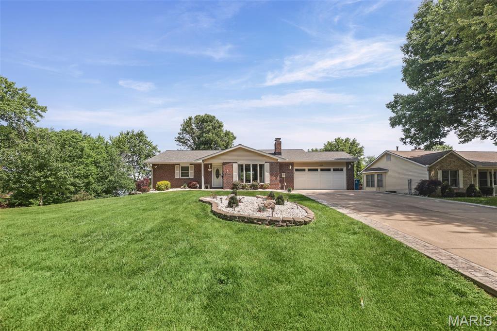 4 Bedroom, 2,684 sq. feet 2008 Dubloon Court Edwardsville, IL