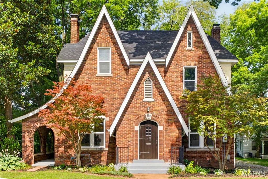 3 Bedroom, 1,757 sq. feet 101 Mesa Drive Collinsville, IL
