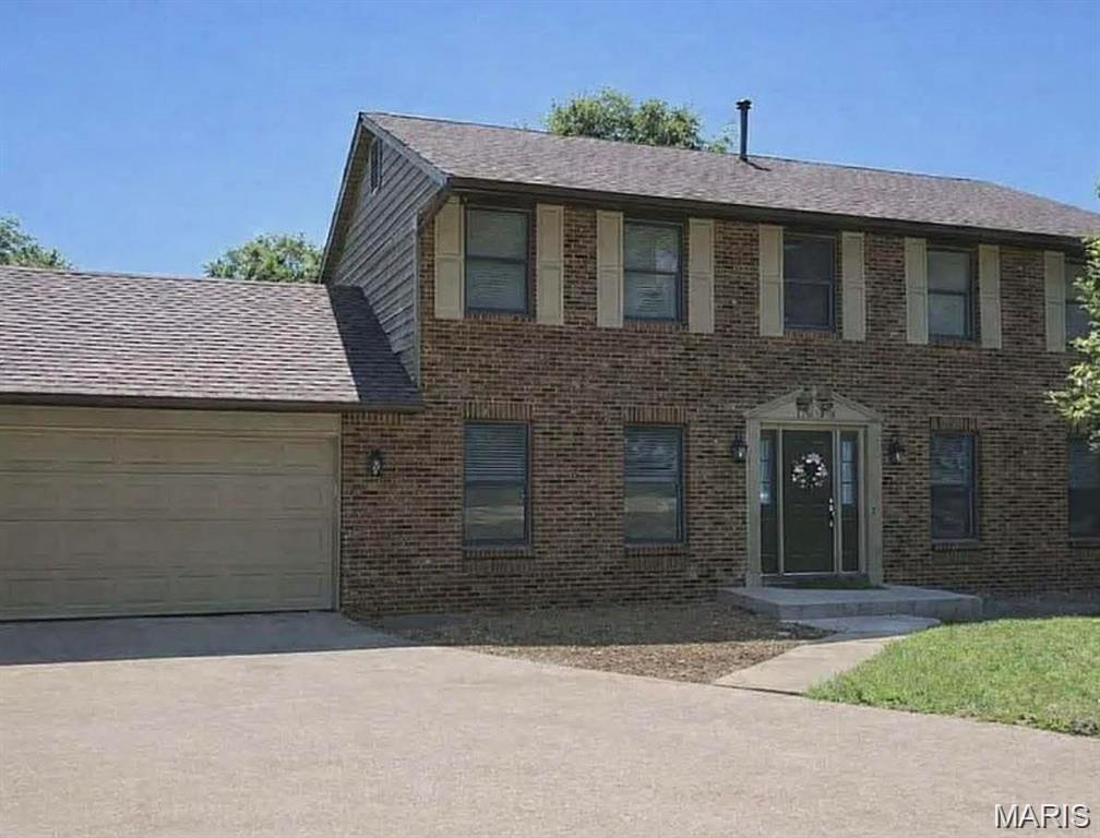 4 Bedroom, 3,394 sq. feet 1993 Mapleleaf Drive Collinsville, IL