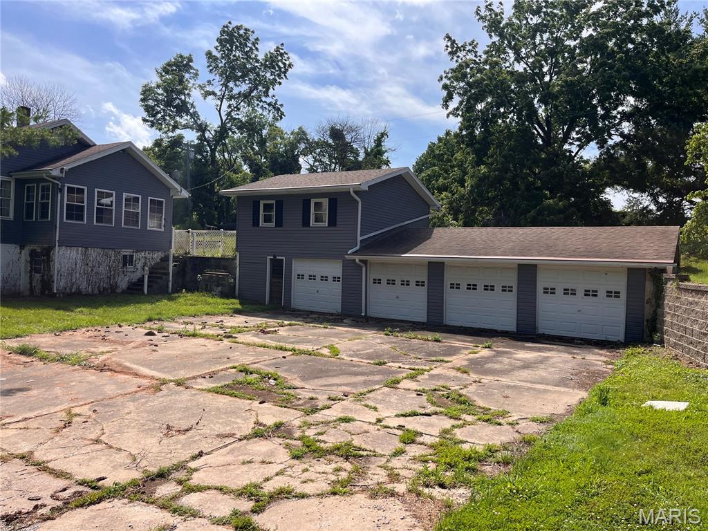 3 Bedroom, 1,046 sq. feet 407 Arnotti Lane Collinsville, IL