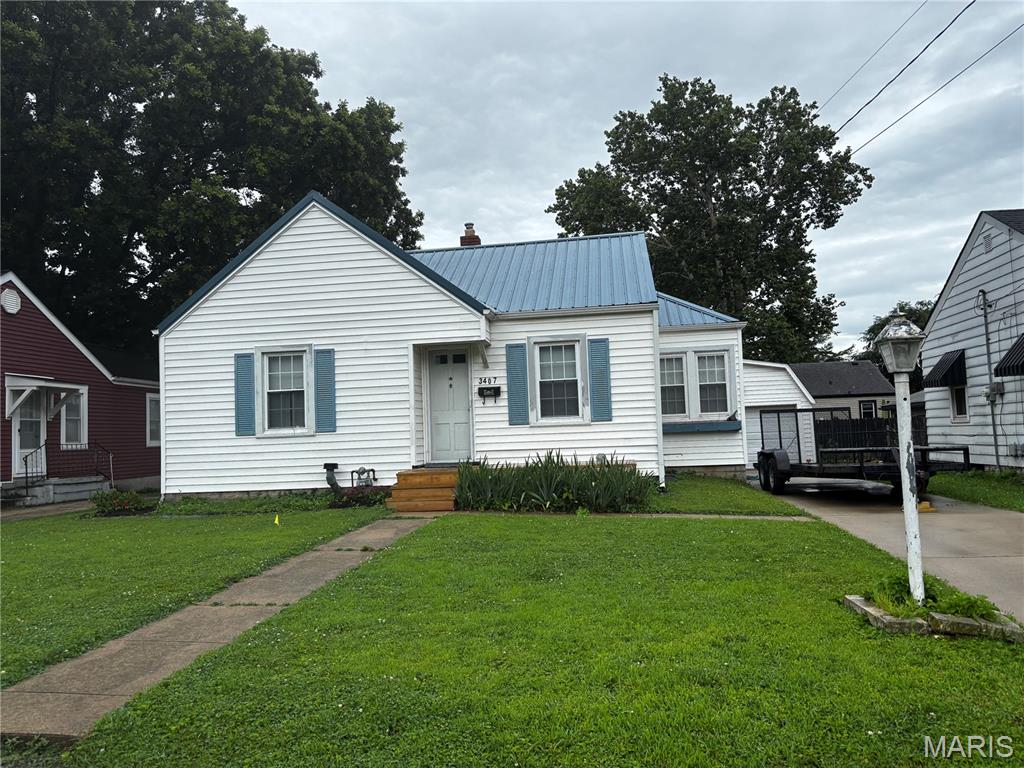 2 Bedroom, 752 sq. feet 3407 Leo Street Alton, IL