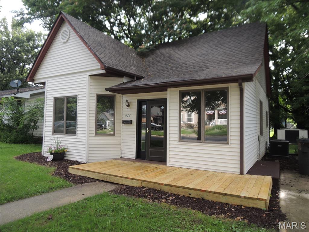 2 Bedroom, 805 sq. feet 416 Elm Street Greenville, IL