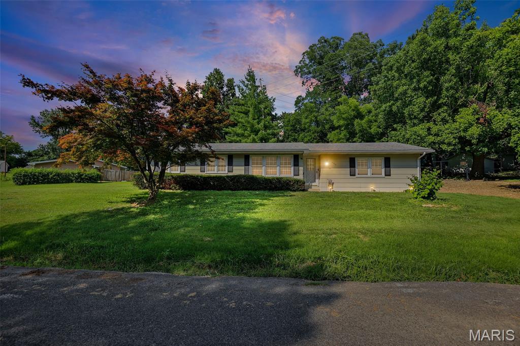 3 Bedroom, 1,436 sq. feet 906 Hadley Street Collinsville, IL