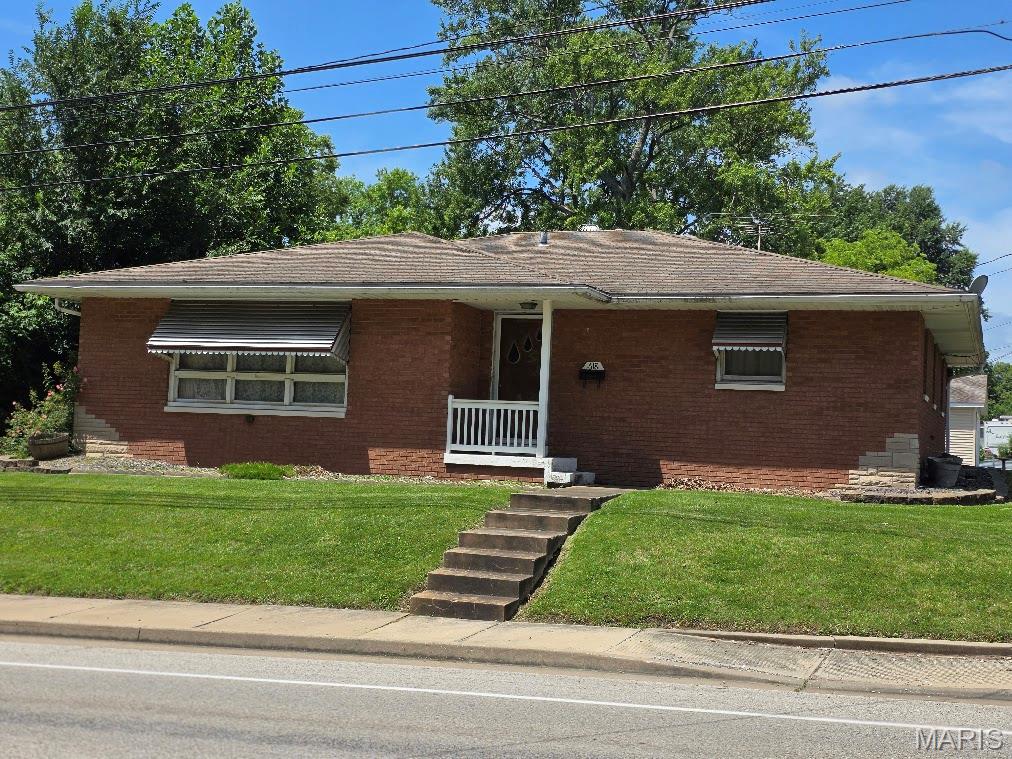 2 Bedroom, 1,726 sq. feet 618 Poplar Street Highland, IL