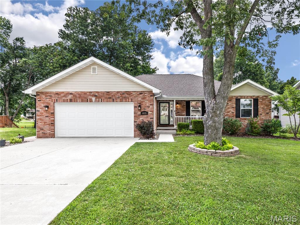 3 Bedroom, 1,589 sq. feet 415 High Point Dr  Edwardsville, IL