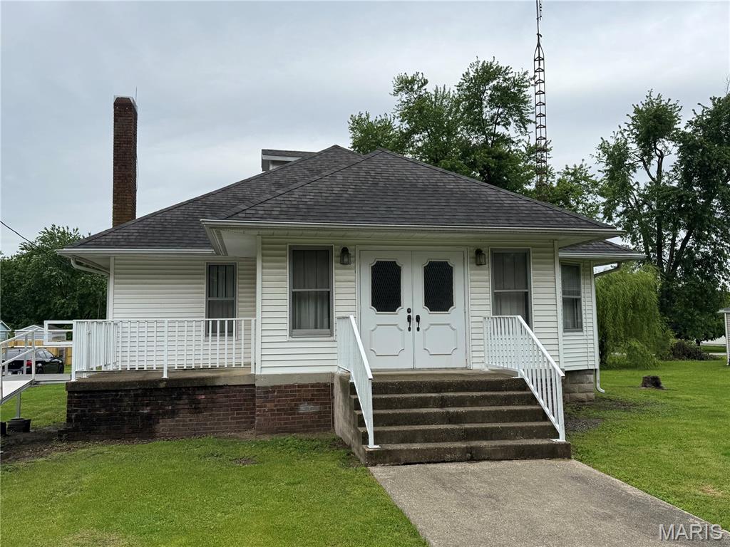 2 Bedroom, 1,964 sq. feet 406 Cleveland Street Farmersville, IL