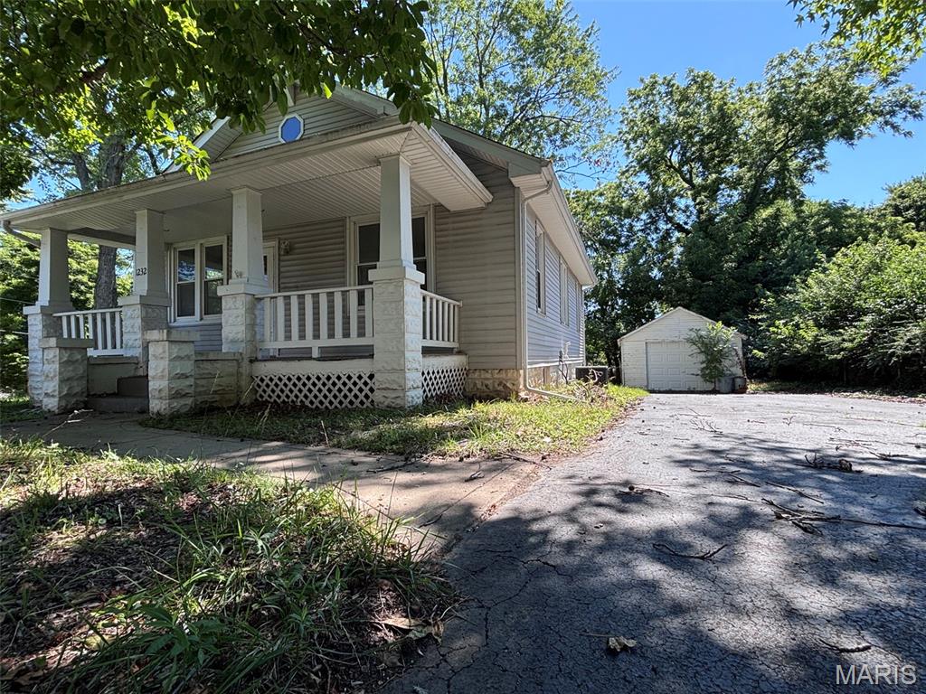 3 Bedroom, 840 sq. feet 1232 Olive Street Collinsville, IL