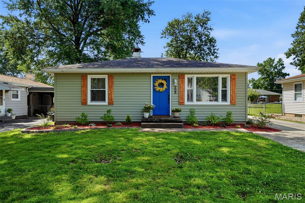 2 Bedroom, 1,378 sq. feet 508 Hadley Avenue Edwardsville, IL
