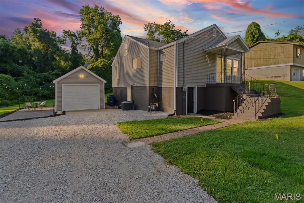 3 Bedroom, 1,008 sq. feet 516 Shelly Street Alton, IL