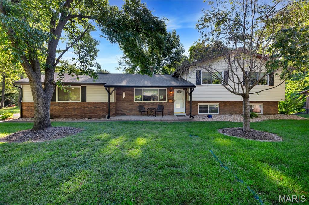4 Bedroom, 2,340 sq. feet 41 Glen Echo Drive Glen Carbon, IL