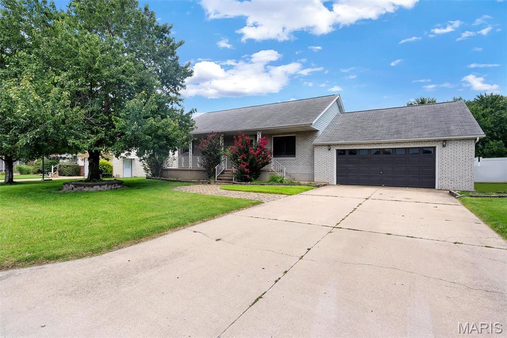 3 Bedroom, 1,719 sq. feet 14 Perigen Lane Granite City, IL