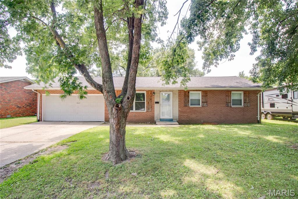 3 Bedroom, 1,102 sq. feet 2604 Angela Drive Granite City, IL