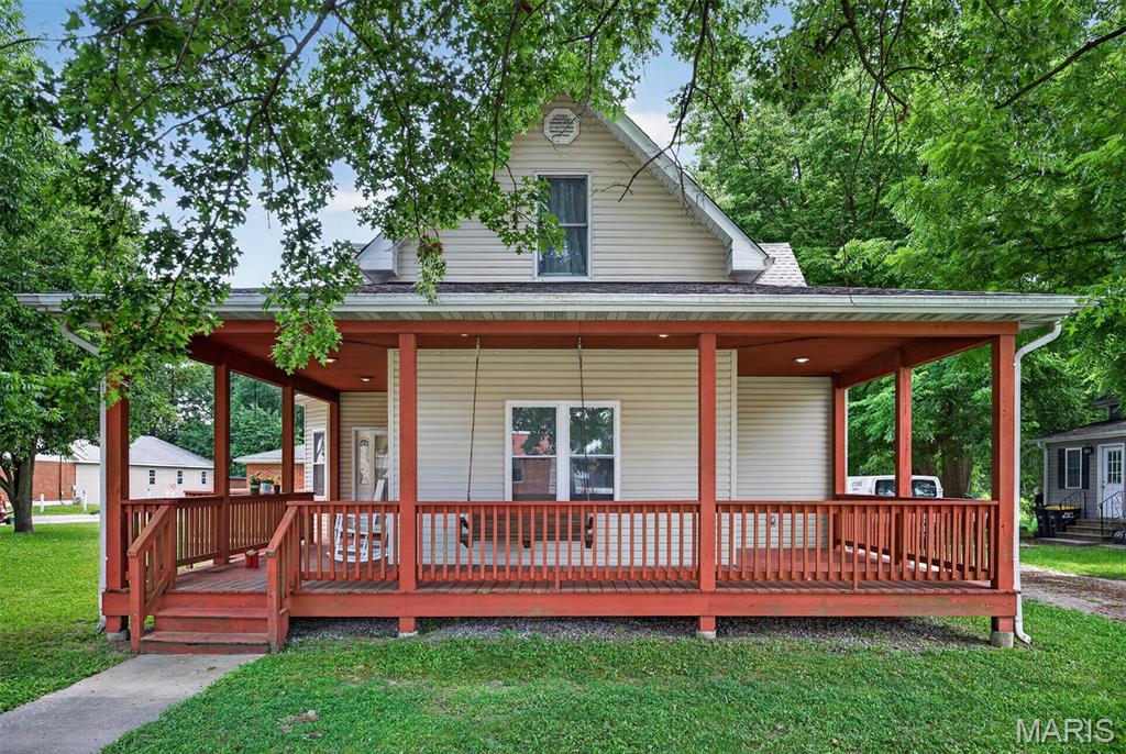 3 Bedroom, 1,555 sq. feet 310 Main Street Alhambra, IL
