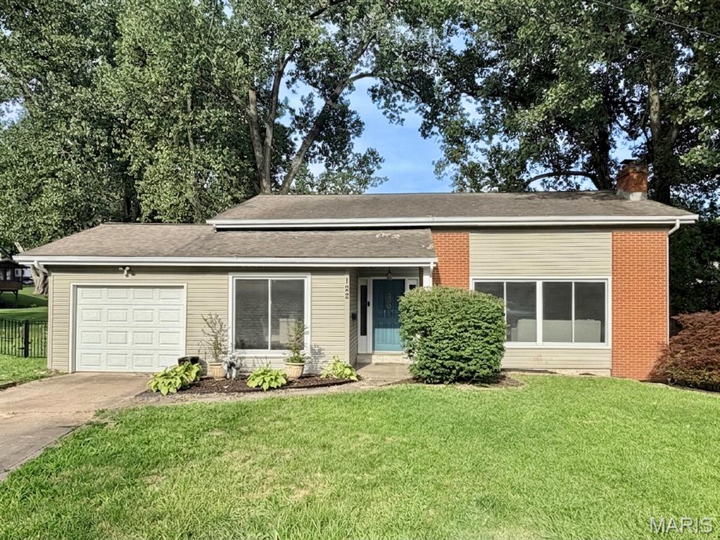 3 Bedroom, 1,800 sq. feet 122 Westridge Court Collinsville, IL