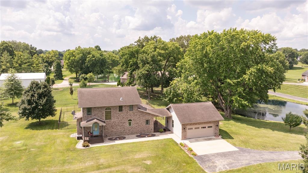3 Bedroom, 2,108 sq. feet 7721 Walsh Road Godfrey, IL