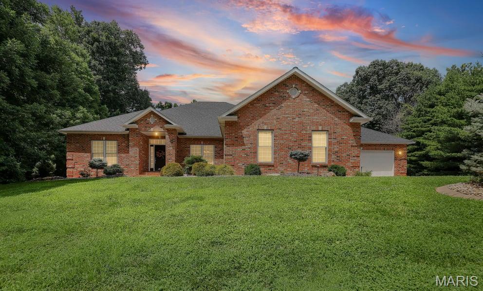 4 Bedroom, 5,037 sq. feet 7 Dogwood Estates  Glen Carbon, IL
