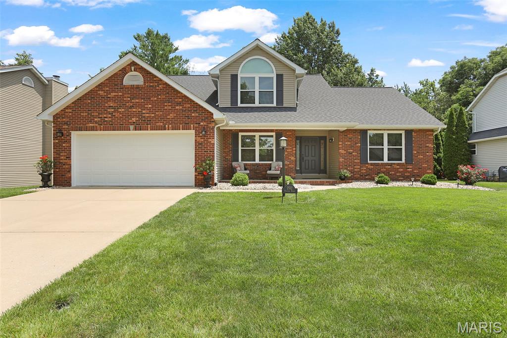3 Bedroom, 2,865 sq. feet 2512 Hunters Ridge Edwardsville, IL