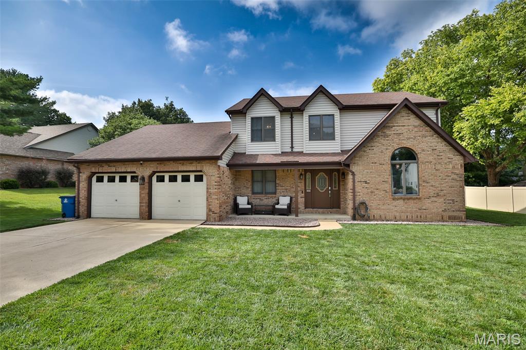 4 Bedroom, 3,250 sq. feet 138 Holly Tree Court Glen Carbon, IL