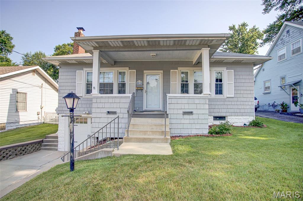 2 Bedroom, 1,184 sq. feet 3614 Berkeley Avenue Alton, IL