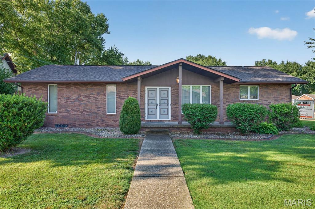 4 Bedroom, 1,525 sq. feet 155 Keeven Drive Highland, IL