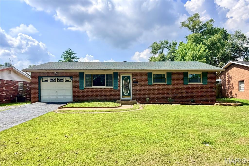 3 Bedroom, 988 sq. feet 2608 Angela Drive Granite City, IL