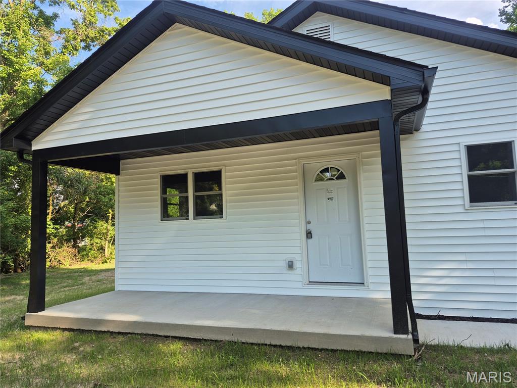 3 Bedroom, 1,276 sq. feet 125 Anna Avenue Godfrey, IL