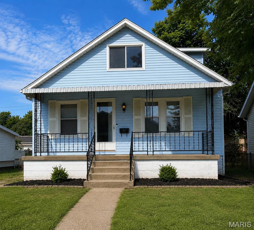 2 Bedroom, 1,076 sq. feet 3043 Myrtle Avenue Granite City, IL